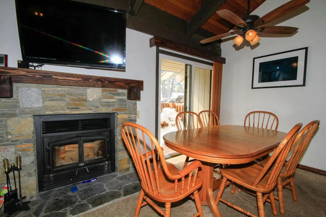 Discovery 4 #152, Loft, Pet Ok Mammoth Lakes USA